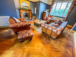 Lounge- click for photo gallery